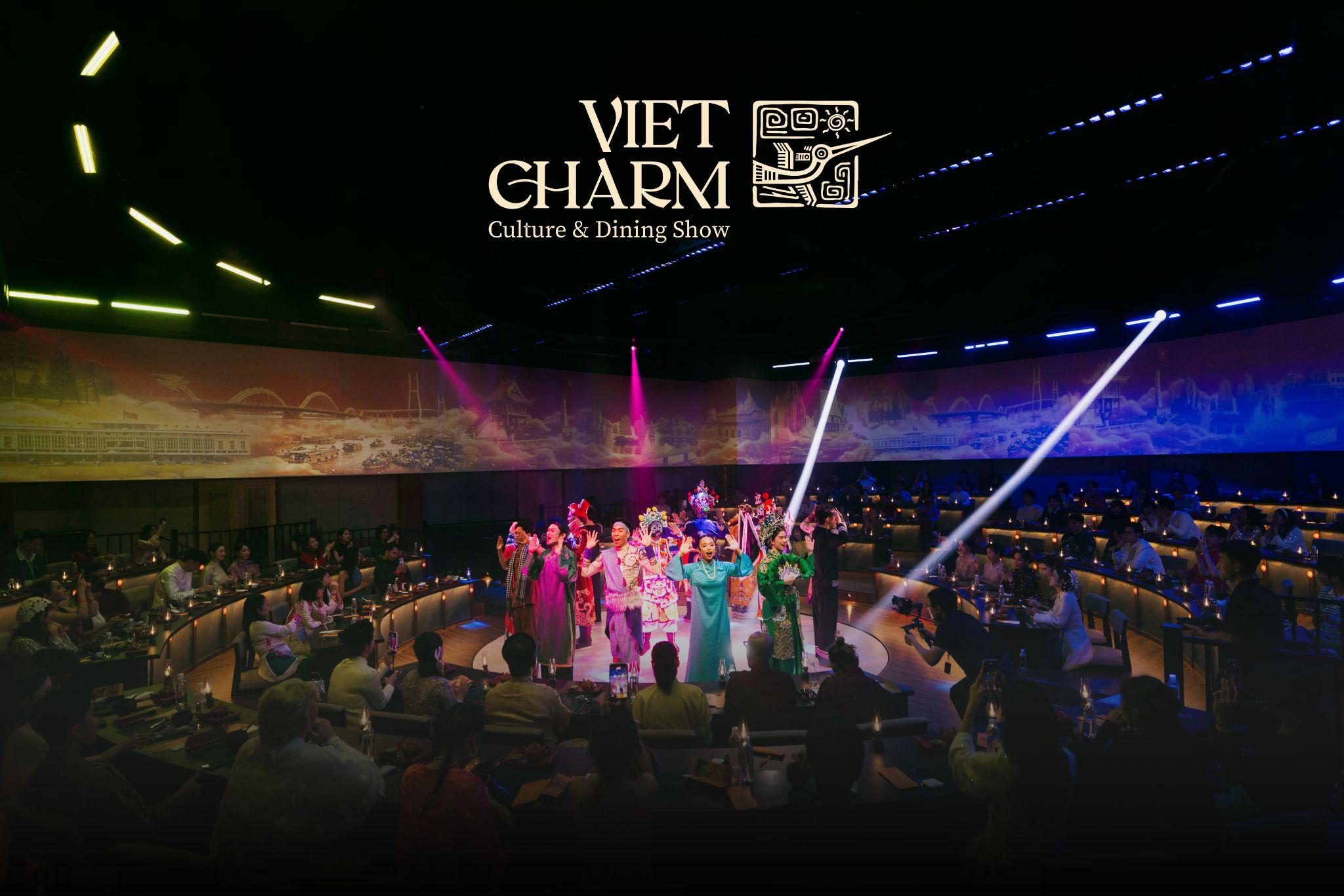 VietCharm Culture & Dining Show nhận được sự đón nhận đông đảo của khán giả Việt từ những ngày đầu công diễn.