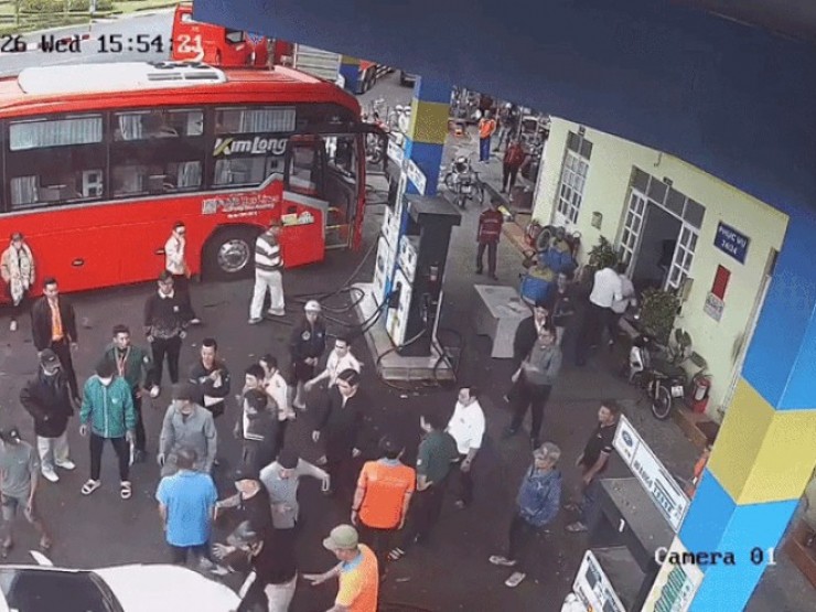 Lời khai của tài xế lao ôtô vào đám đông ở cây xăng Đà Lạt