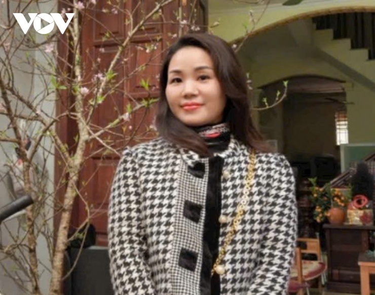 Chị Thu Hòa (phường Thanh Xuân): Gia đình tôi xác định không chờ kết quả trường công mới tính mà chủ động nộp trước 1–2 trường tư thục phù hợp để con yên tâm ôn thi