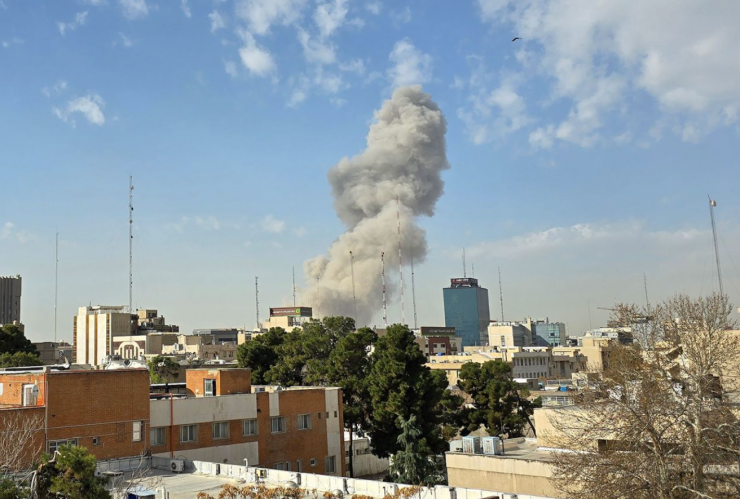 Iran tuyên bố đáp trả bằng các đòn tấn công mang tính hủy diệt - 1