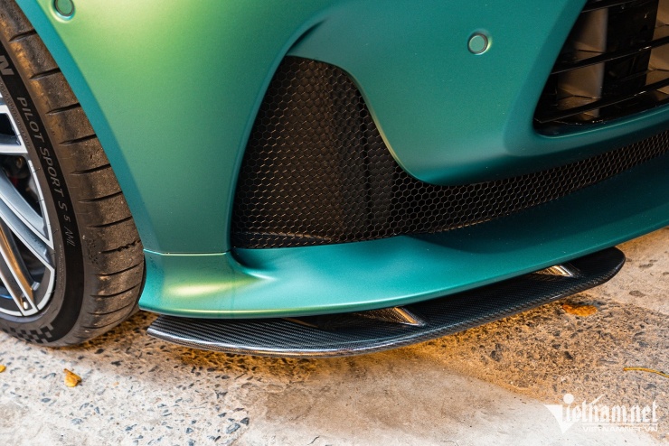 Siêu xe Aston Martin DB12 ở Hà Nội tiền trang bị bằng chiếc Mercedes-Benz C 300 - 7