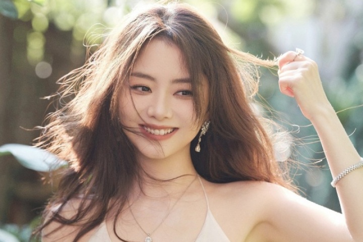 Lối sống khoa học giúp Đàm Tùng Vận giữ nhan sắc trẻ trung ở tuổi 36