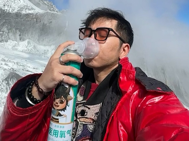 Nơi du khách phải thở oxy trên đường ngắm cảnh