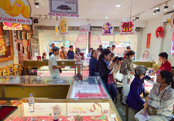 Giá vàng trong nước tăng mạnh