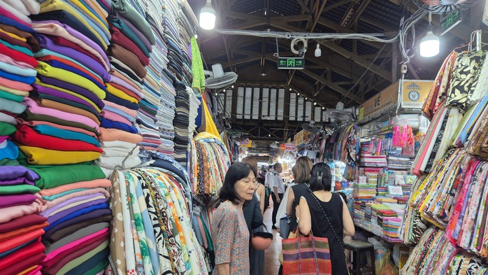 Từ tháng 3-2026, hộ kinh doanh không sử dụng tài khoản cá nhân để thực hiện các giao dịch