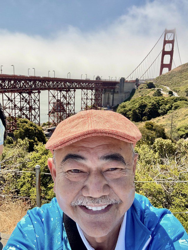 Có thời gian rảnh, NSND Việt Anh chu du khắp nơi, thời gian qua, ông vừa sang Mỹ tụ tập cùng bạn bè. NSND Việt Anh thoải mái khoe những khoảnh khắc vui vẻ ở tuổi xế chiều trên xứ sở cờ hoa.