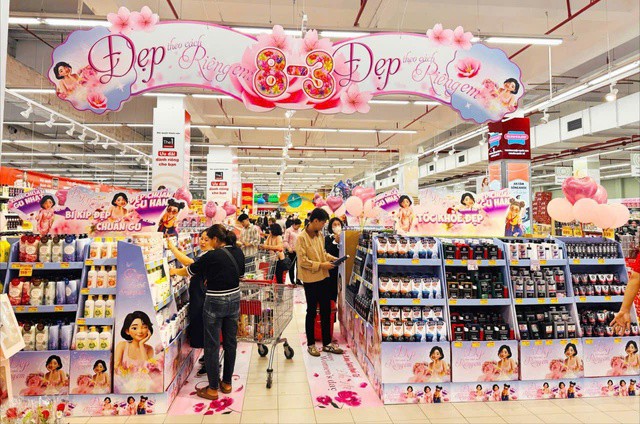 Tại hệ thống siêu thị GO!, chương trình khuyến mại với thông điệp "8/3 đi GO! sắm quà cực chất – deal chất ngất" được triển khai trên toàn quốc và kéo dài đến hết ngày 11/3/2026.