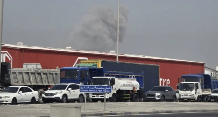 Còi báo động rú vang, căn cứ hải quân Mỹ tại Bahrain trúng tên lửa Iran - 1