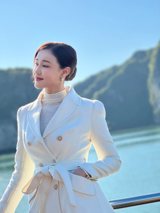 Với vai Phương Trang trong "Không giới hạn", dù chỉ là nữ phụ nhưng đã được Maya hóa thân một cách hoàn hảo. Maya đã làm tốt hình ảnh của một Phương Trang - nữ giám đốc công ty du lịch xinh đẹp, quyến rũ và giàu lòng nhân ái. Vai diễn Phương Trang tiếp tục cho thấy sự trưởng thành rõ rệt của Maya: không phô trương, không ồn ào, nhưng đủ sâu để người xem nhớ đến.