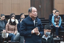 Ông Mai Tiến Dũng giới thiệu doanh nghiệp cho cựu Bộ trưởng Nguyễn Thị Kim Tiến