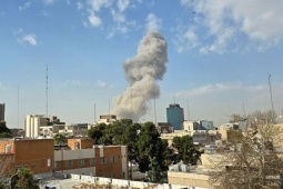 NÓNG: Israel - Mỹ phóng tên lửa vào Iran