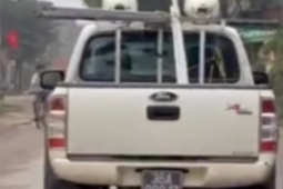 Ô tô biển xanh bị phạt 38 triệu đồng sau phản ánh của người dân