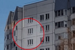 Khoảnh khắc bé 18 tháng được hai y tá đỡ khi rơi từ độ cao 30 m