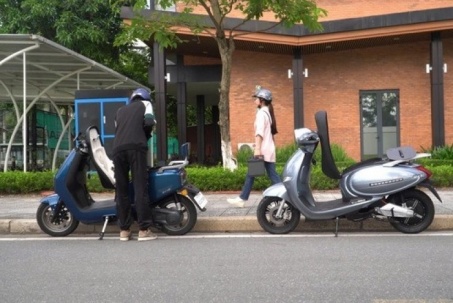 Loạt xe máy điện pin rời, tháo lắp dễ dàng, đi xa tới 165km/lần sạc bán ở Việt Nam giá chỉ từ 17,9 triệu đồng