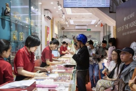 Giá bạc hôm nay 28-2: Tăng 8-9 triệu đồng mỗi kg, người mua bạc vía Thần Tài lãi đậm