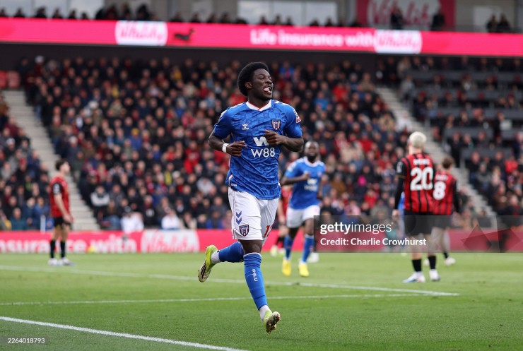 Sunderland chấp nhận chia điểm trên sân Bournemouth