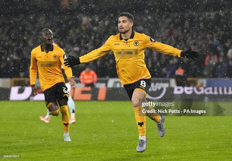 Wolves thắng sốc Aston Villa