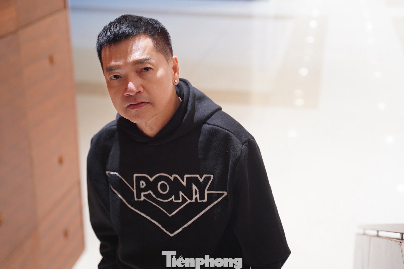 Nghệ sĩ Quang Minh giữ phong độ ổn định ở tuổi 66. Anh cho biết bản thân không dám đòi hỏi hay đặt nặng chuyện vai chính - vai phụ. Tuy nhiên, điều đó không đồng nghĩa việc mời vai nào cũng đồng ý. Ảnh: Đức Nguyễn .