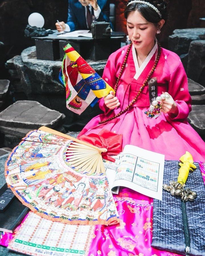 Show về 49 thầy bói phải cúi đầu xin lỗi - 2