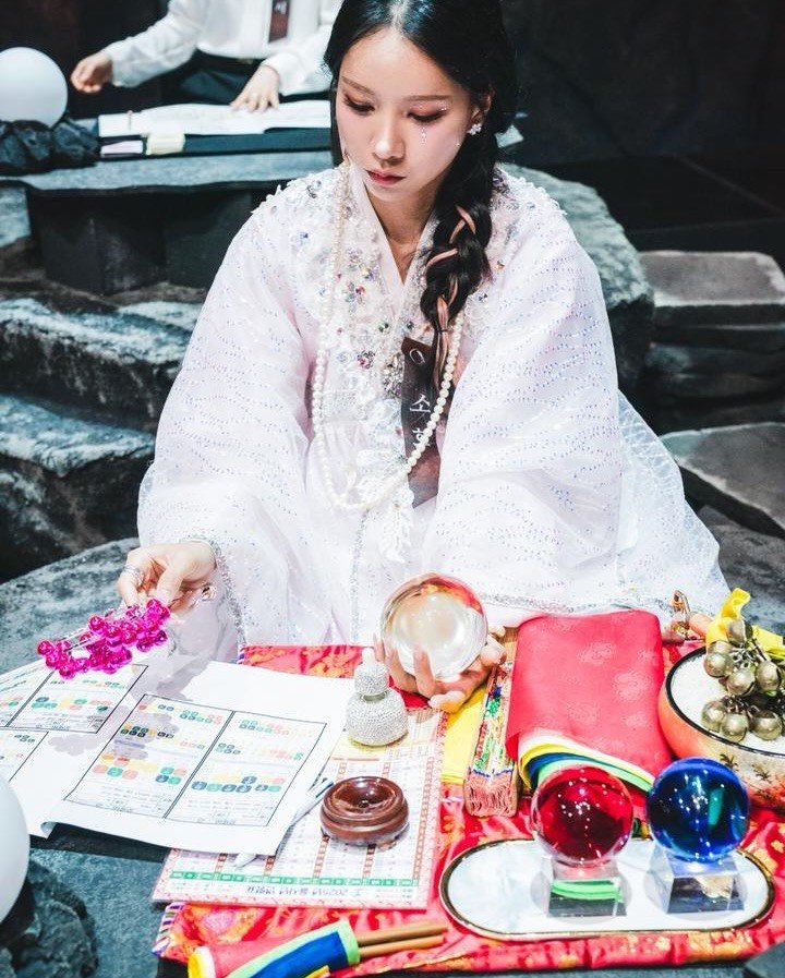 Show về 49 thầy bói phải cúi đầu xin lỗi - 3