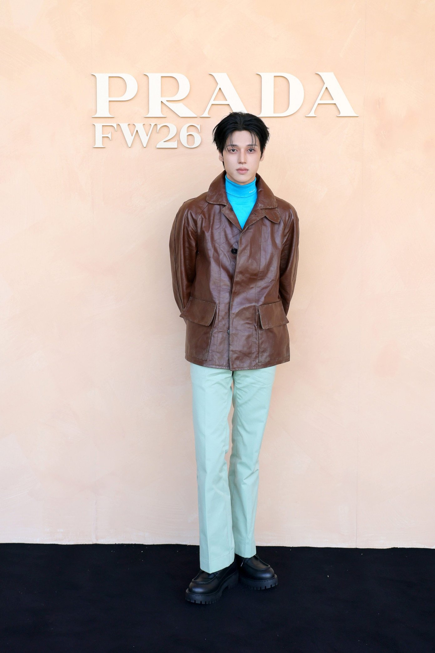 Wooyoung Ateez lần đầu dự show Prada, tạo dấu ấn trong bộ cánh phá cách cùng khí chất lịch lãm.
