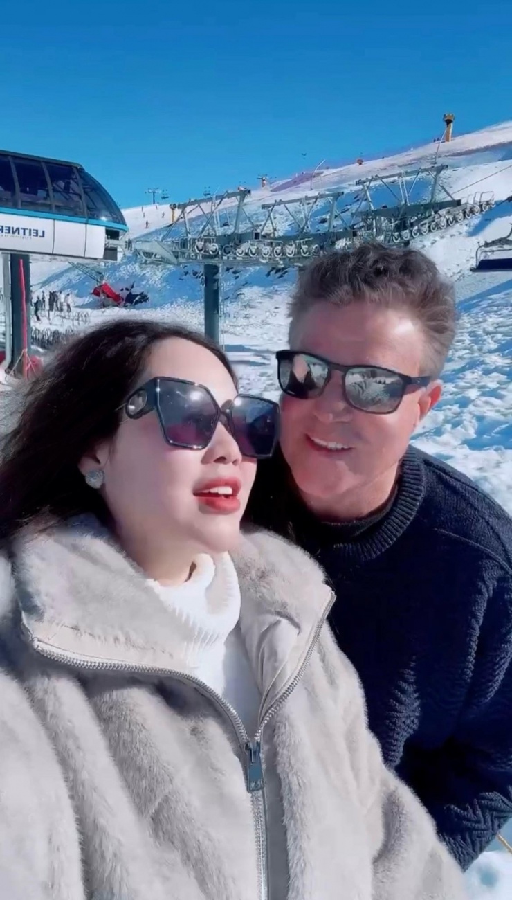 Trương Phương và chồng thứ 2.