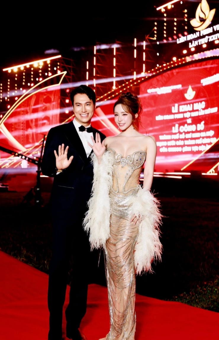 Cả 2 đều bận rộn xây dựng sự nghiệp riêng nên chưa đặt tình cảm là ưu tiên lúc này.&nbsp;