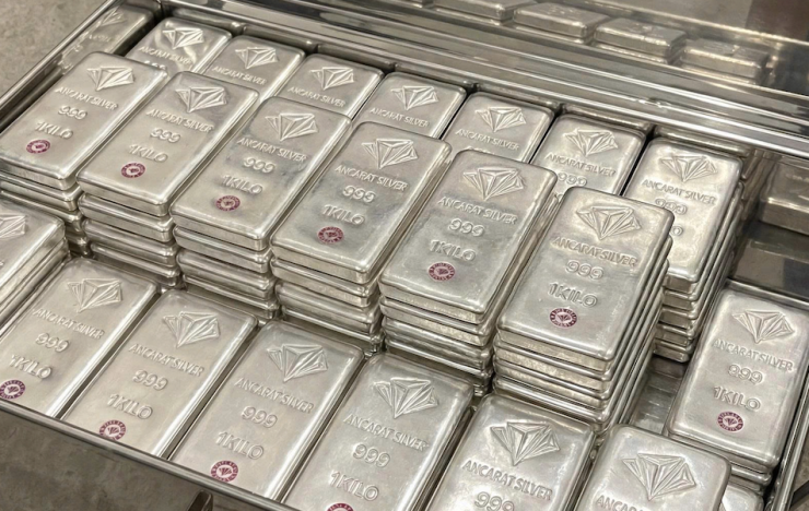 Ngày cuối cùng của tháng 2/2026, giá bạc thỏi tăng sốc 6,7 triệu đồng/kg. Ảnh: ACR