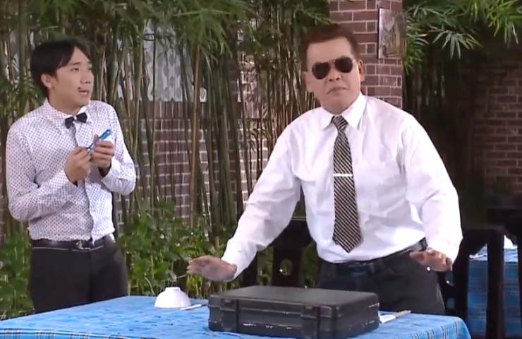 Trấn Thành và Hữu Nghĩa trong một tiểu phẩm. Ảnh: Chụp màn hình