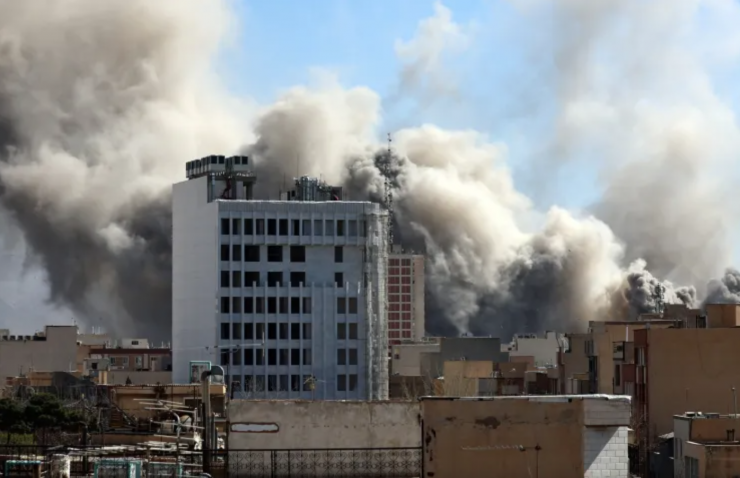 Hình ảnh trung tâm thủ đô Tehran bị tấn công. Ảnh: EPA.