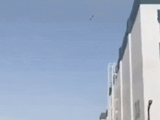 Người dân tháo chạy khỏi tên lửa trả đũa từ Iran