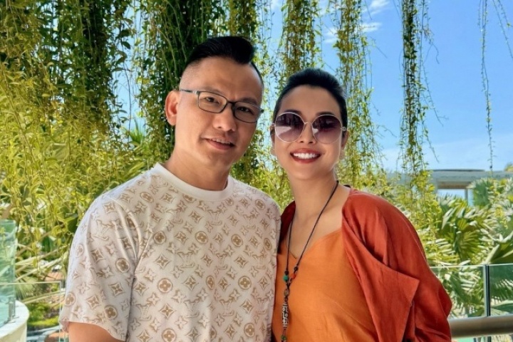 Hoa hậu Jennifer Phạm hết lời ca ngợi chồng đại gia, tiết lộ về con trai cao 1m90