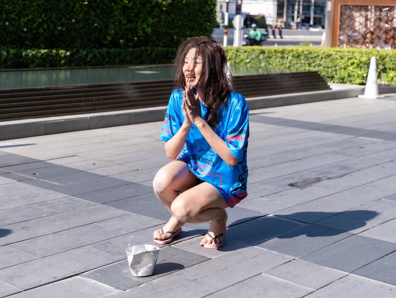 Thí sinh làm đủ trò lố trong ngày nhập cuộc.