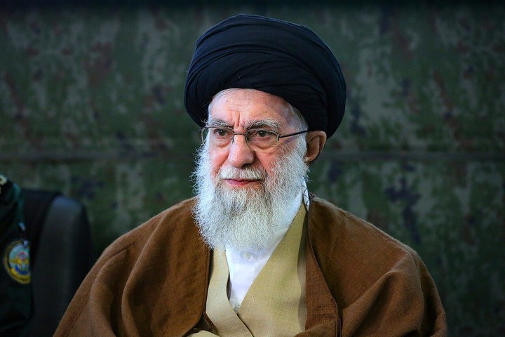 Truyền thông Iran xác nhận Lãnh tụ tối cao Ali Khamenei thiệt mạng - 1