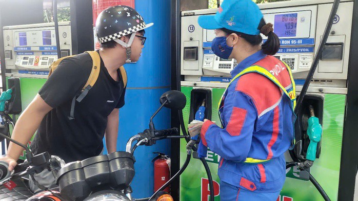 Xăng E10 sẽ được bán trên toàn quốc từ 1-6-2026