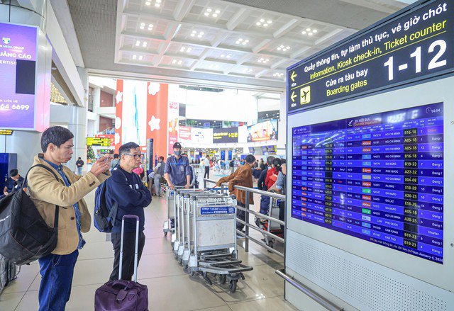 Trước diễn biến phức tạp tại khu vực Trung Đông ảnh hưởng đến không phận một số quốc gia, Cục Hàng không Việt Nam yêu cầu các hãng chủ động đánh giá rủi ro, điều chỉnh kế hoạch bay quốc tế.