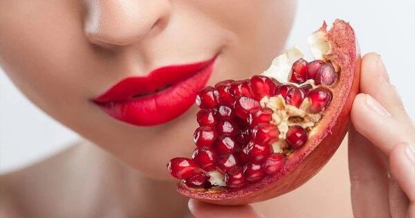 Đối với sức khỏe sinh sản, quả lựu đóng vai trò như một "lá chắn" bảo vệ tế bào khỏi quá trình oxy hóa.