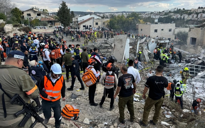 Vụ tấn công bằng tên lửa đạn đạo của Iran tại Beit Shemesh - Israel ngày 1-3. Ảnh: Times of Israel