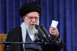 Tổng thống Mỹ Trump nói Đại giáo chủ Iran Ali Khamenei ‘đã thiệt mạng’