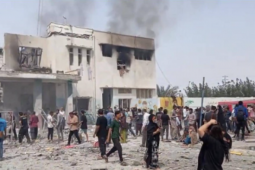 2 vụ tấn công trường học của Iran giữa ban ngày: Đã có 100 người thiệt mạng