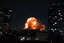 Iran khai hoả hơn 1.200 tên lửa