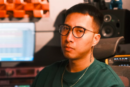 Nam ca sĩ Việt mất giọng 2 năm, bất lực cầu cứu khán giả