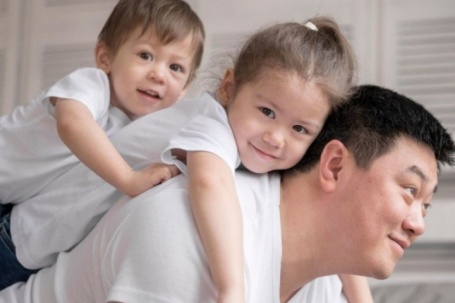 Top cung hoàng đạo nam chuẩn 'ông bố quốc dân': Có con là đặt gia đình lên số 1