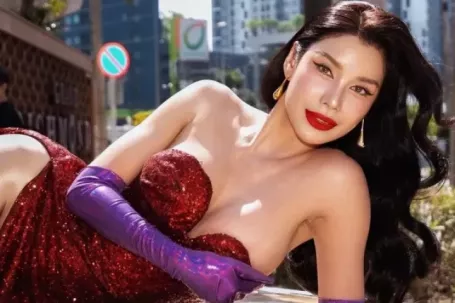 Thí sinh Hoa hậu Hòa bình Thái Lan làm đủ trò lố