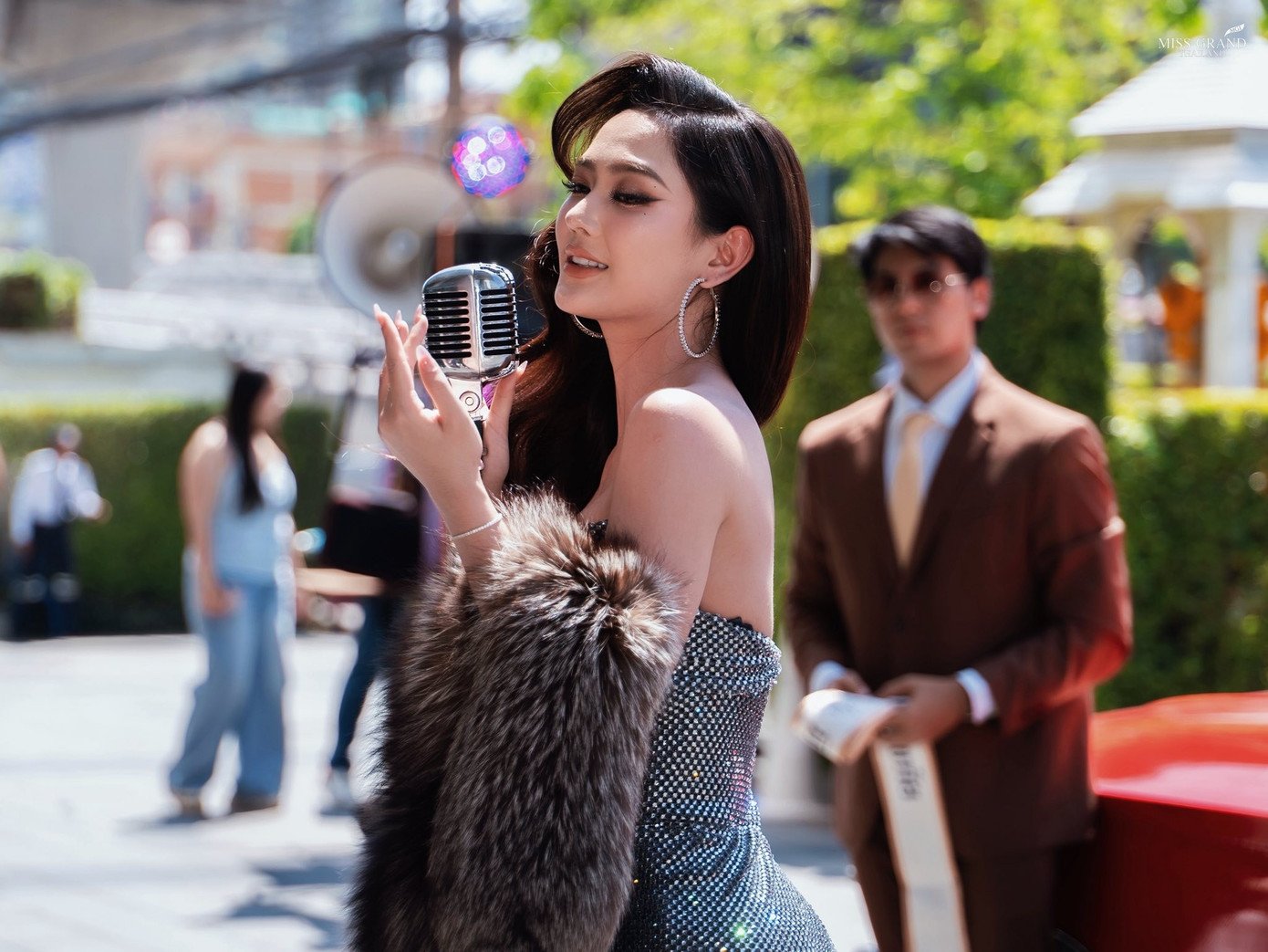 Thí sinh Hoa hậu Hòa bình Thái Lan làm đủ trò lố - 6