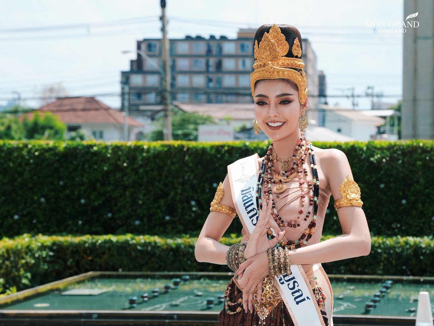 Thí sinh Hoa hậu Hòa bình Thái Lan làm đủ trò lố - 8