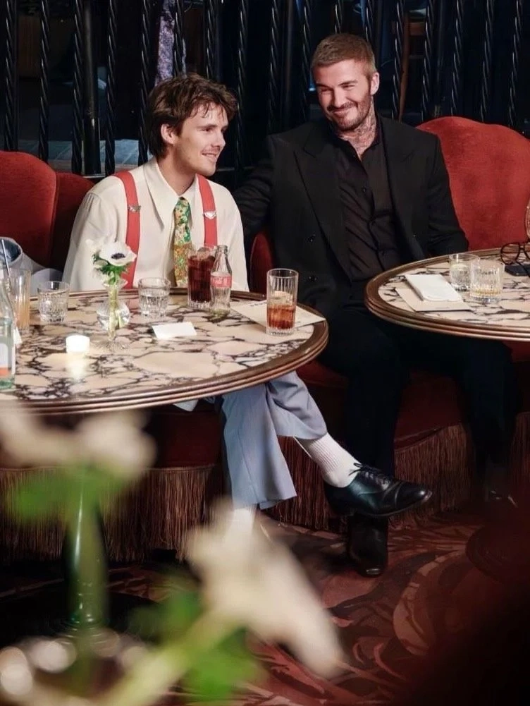 Cruz Beckham cùng bố trong sinh nhật 21 tuổi cuối tháng 2/2026.