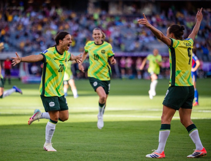 Ngôi sao Sam Kerr giúp Australia đánh bại Philippines