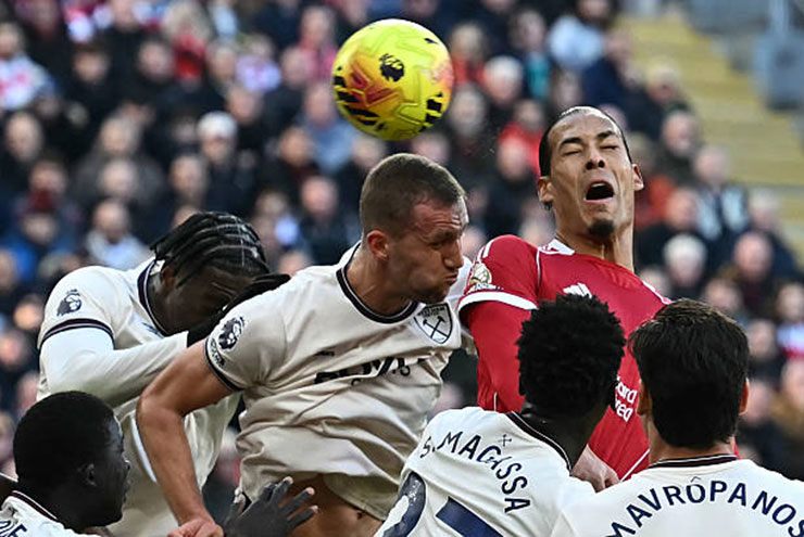 Liverpool "hóa rồng" với các quả đá phạt, tạo chuỗi ghi bàn kỷ lục lịch sử  Ngoại hạng Anh