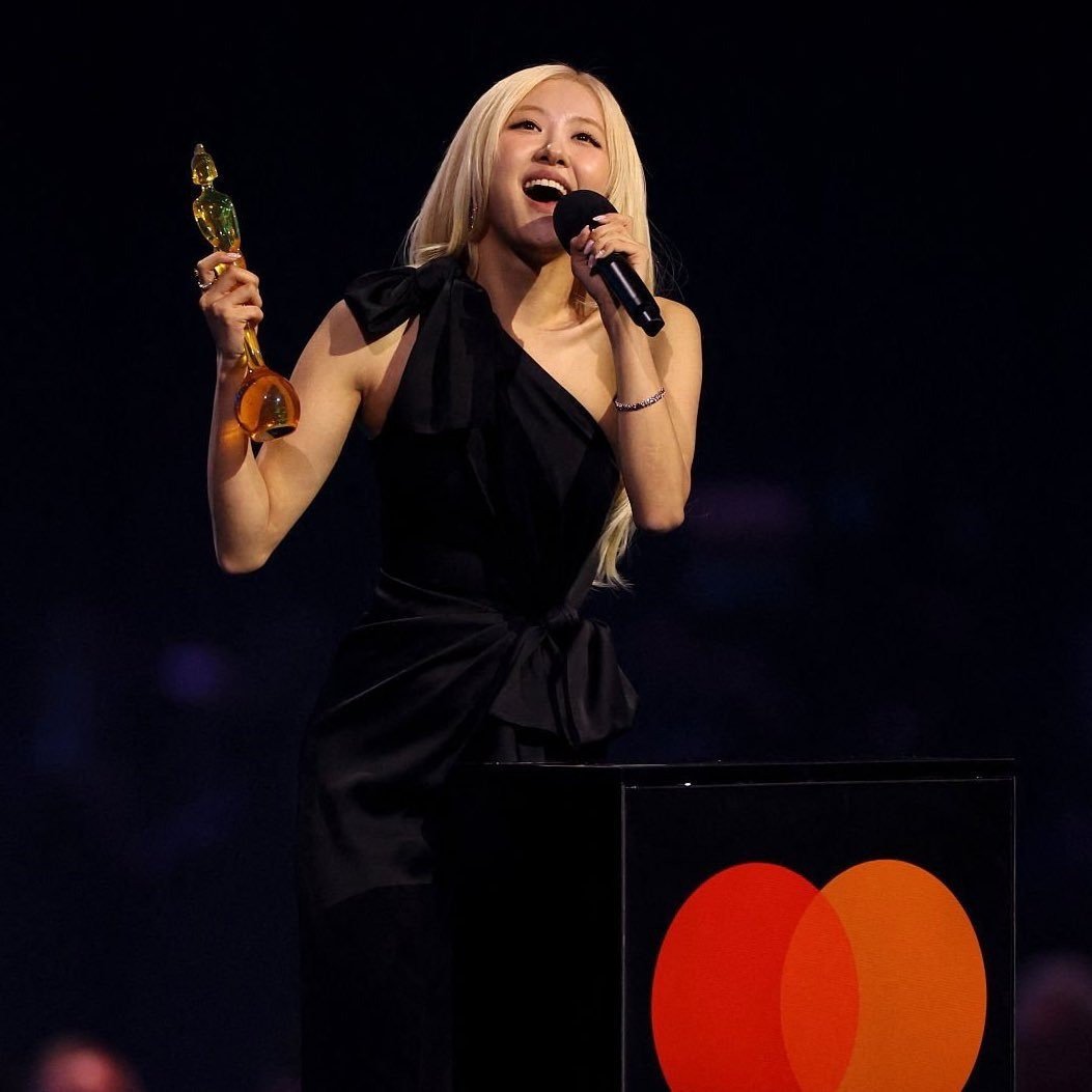 Rosé (BlackPink) làm nên lịch sử - 3